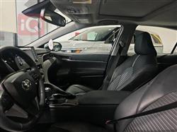 تۆیۆتا کامری